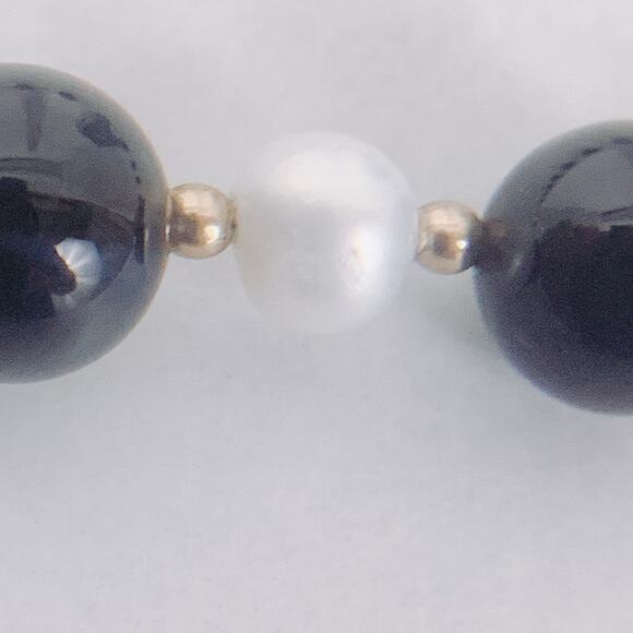 VTG Genuine Pearl & Black Glass 1950s Necklace w/ 14K Gold Filigree Clasp - Picture 12 of 16